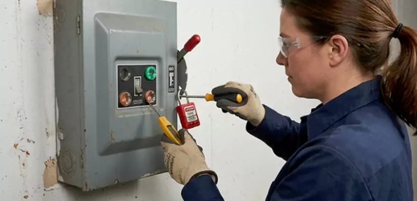 Ceiling Electrical Box Replacement in Urbandale