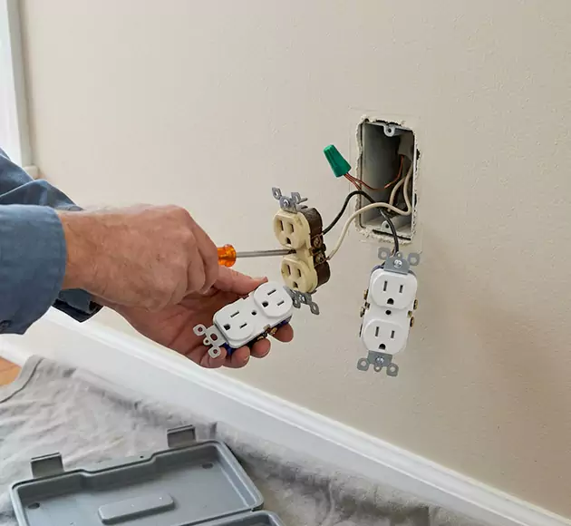 Professional Outlet Replacement: Your Local Swap-Out Team in Urbandale, IA